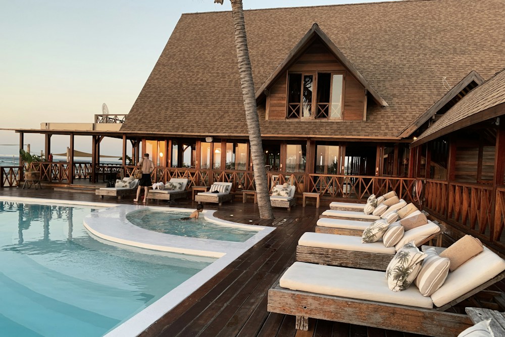 Piscine d’hôtel, photographie d’ambiance